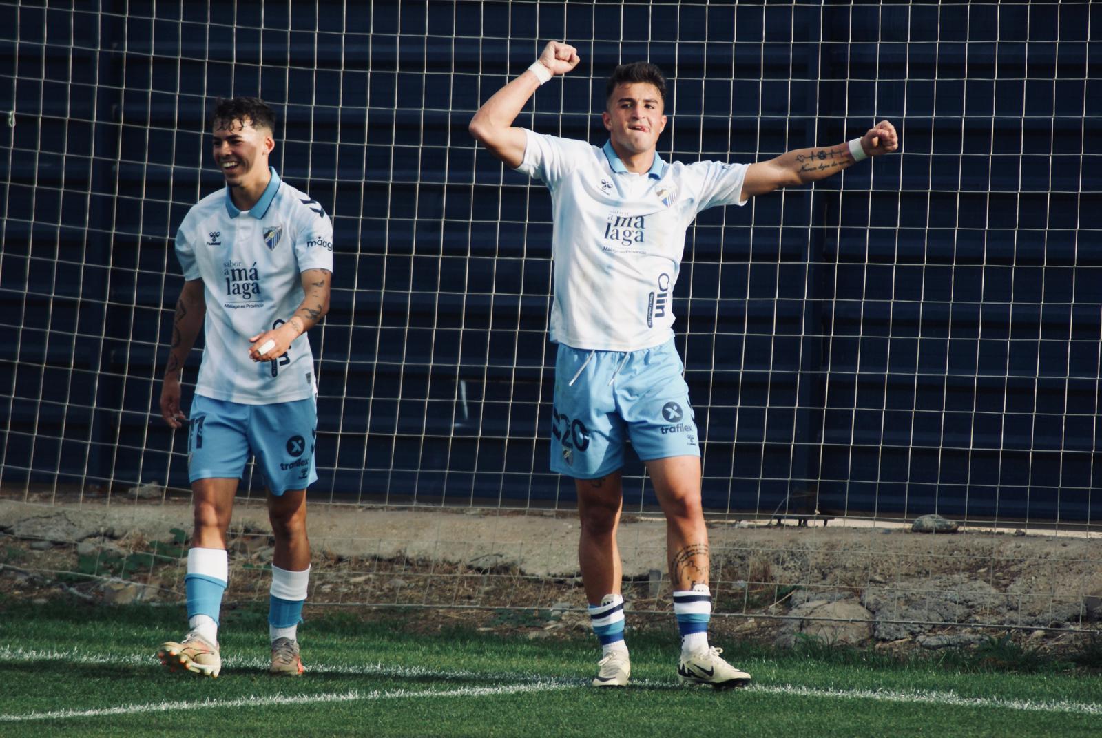 Adrián celebra un gol con el Atlco. Malagueño