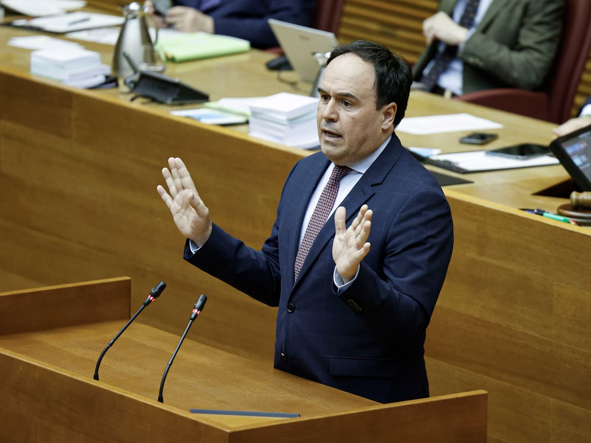 PP y Vox, alineados en les Corts contra la inmigración ilegal y las consecuencias del Pacto Verde Europeo