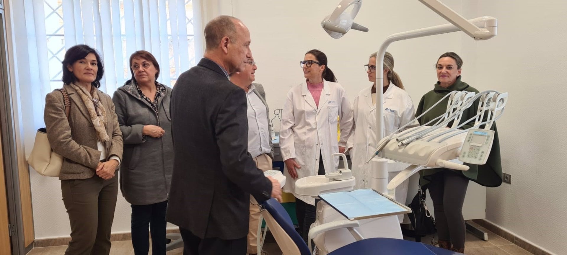 El gerente del área de Salud VIII (Mar Menor), Rafael Gomis, visita la nueva Unidad de Salud Bucodental de Los Alcázares/Los Narejos