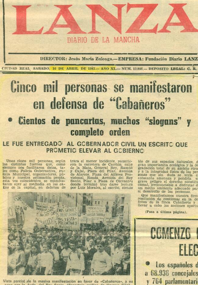 Portada del diario "LANZA" que recogía la manifestación multitudinaria que se organizó en abril de 1982