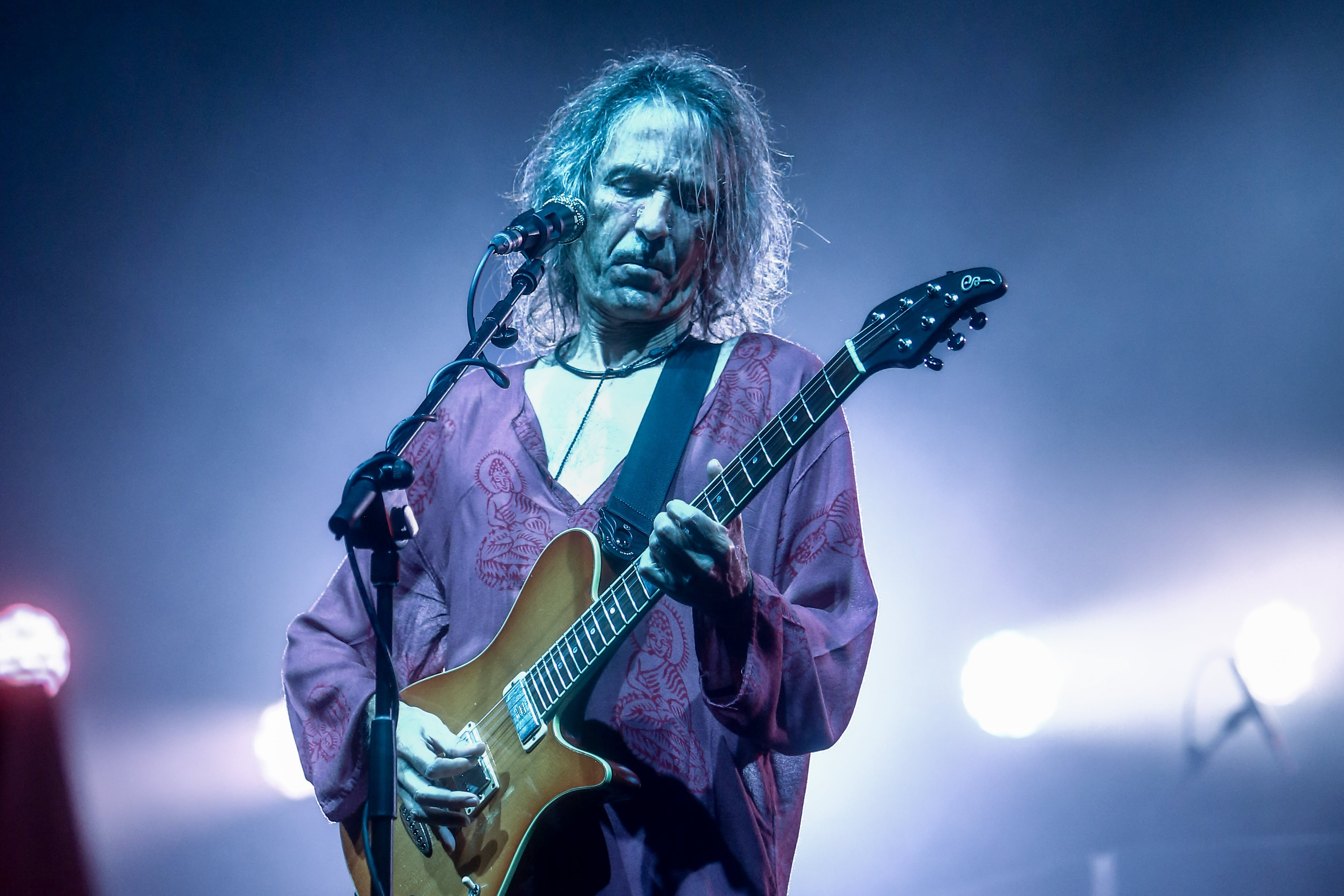 Robe Iniesta durante un concierto en el Wizink Center