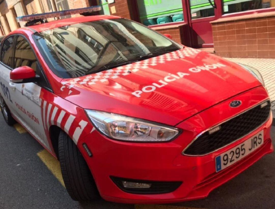 La Policía Local localizó al arrestado en las inmediaciones del lugar del suceso. 