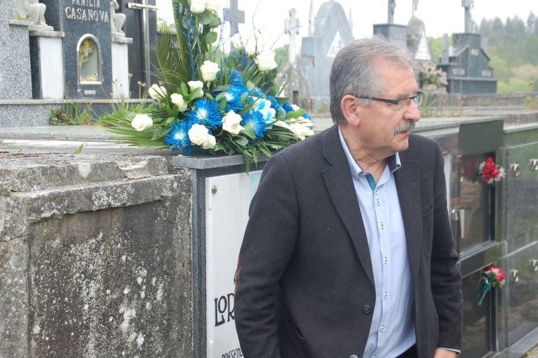 Jesús Otero en un homenaje a Lorenzo Varela