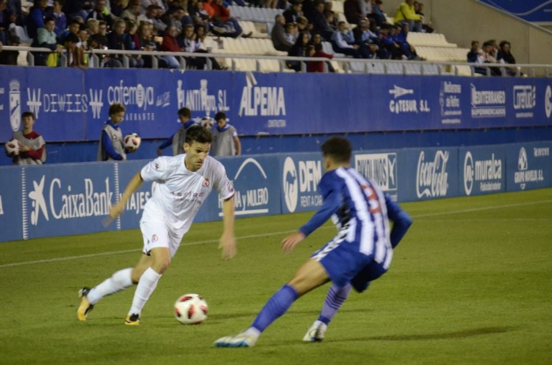 Jorge Ortiz encara a Alain García