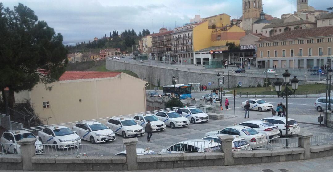 Taxis en la parada de la Plaza Oriental de Segovia