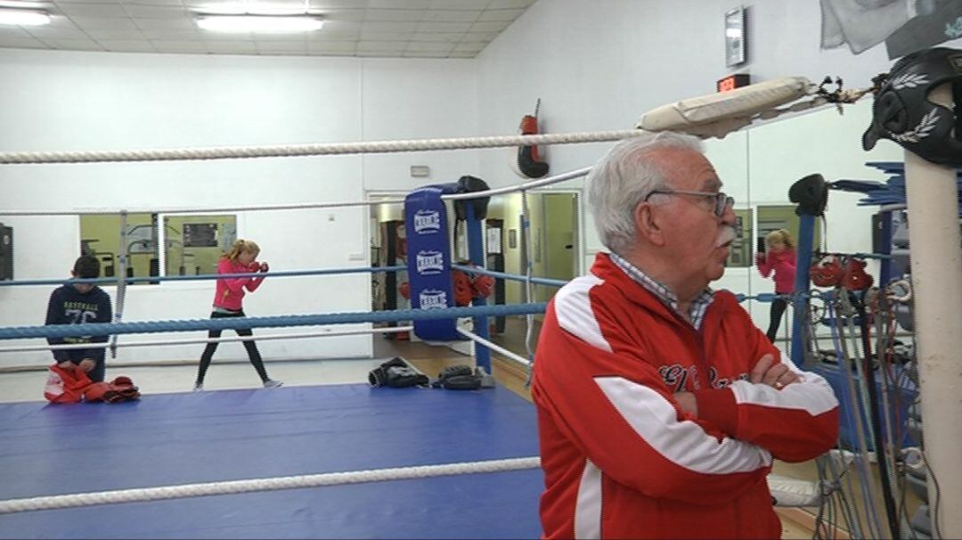 Paco Amoedo en el interiror de su gimnasio, el Saudade