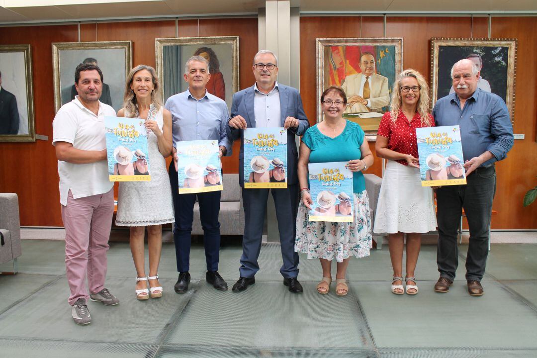 Los representantes institucionales en la presentación del Día del Turista