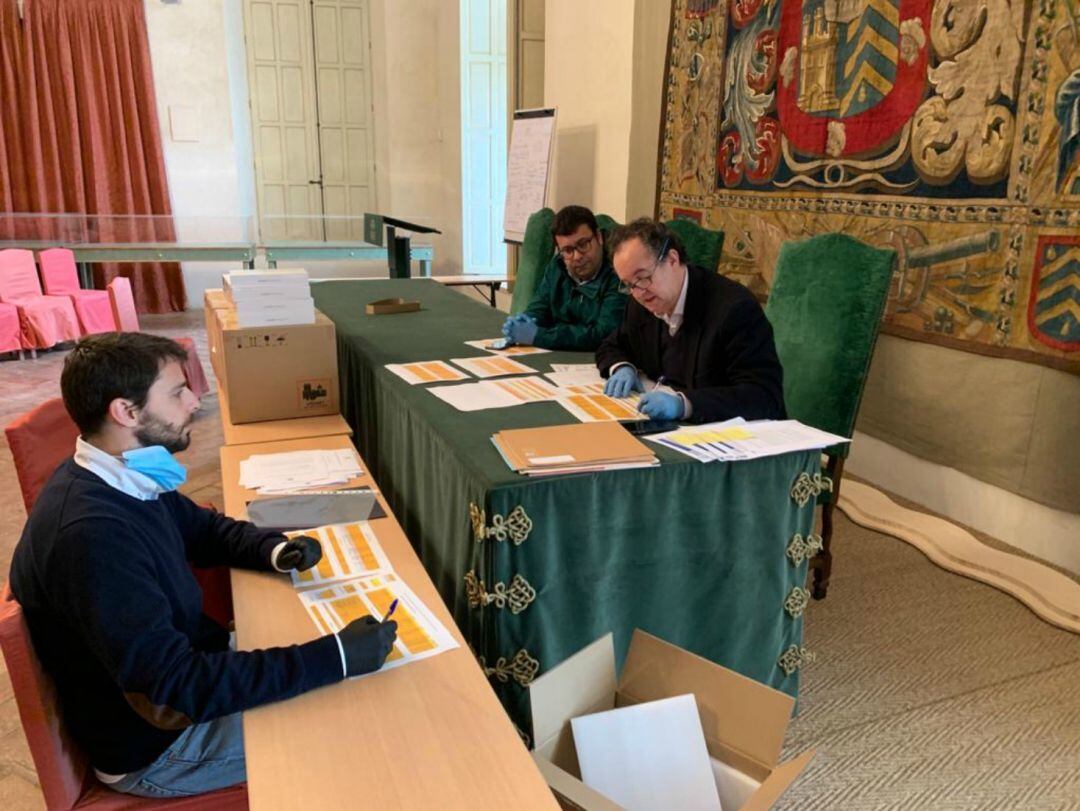 Los hermanos Guerrero junto al Director de la RMR, Ignacio Herrera, en un encuentro