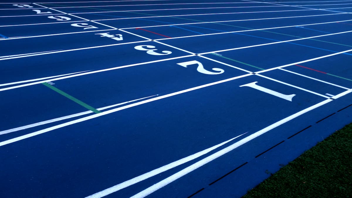 7 días, 7 pistas de atletismo, 7 maratones: el reto solidario de una corredora de Irun por la diabetes