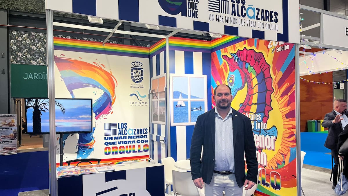 ‘El mar que une’: Los Alcázares apuesta por la diversidad y el festival ‘El Mar Menor Vibra con Orgullo' en FITUR 2026