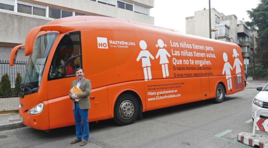 El autobús de la campaña polémica de HazteOir