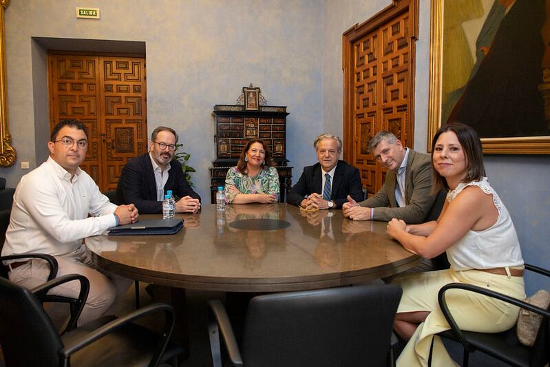 Momento de la firma del convenio (Diputación de Córdoba)