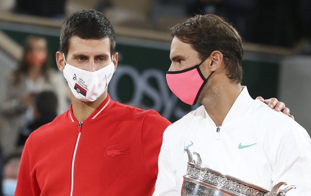 Nadal y Djokovic durante la final de Roland Garros 2020