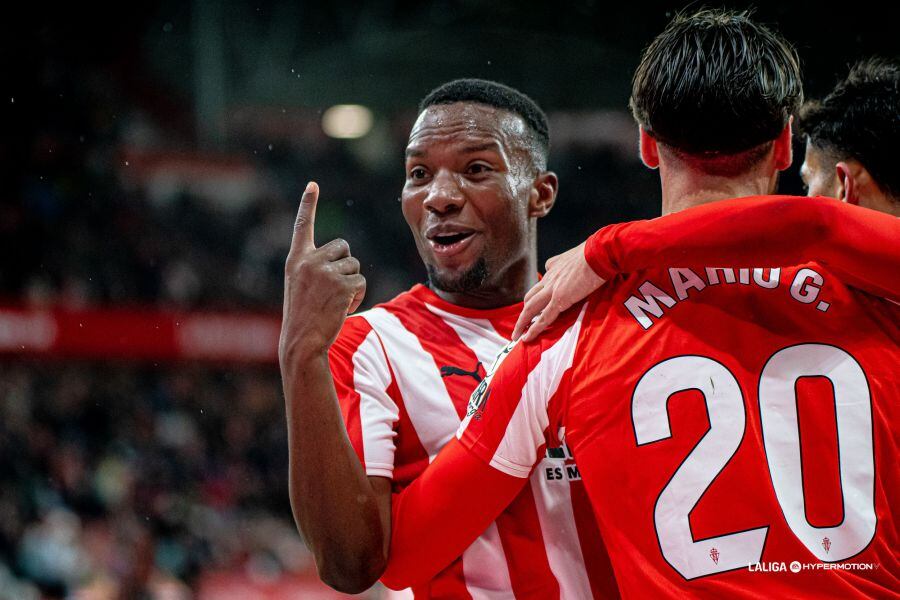 Juan Otero celebra el gol de la victoria ante el Albacete.
