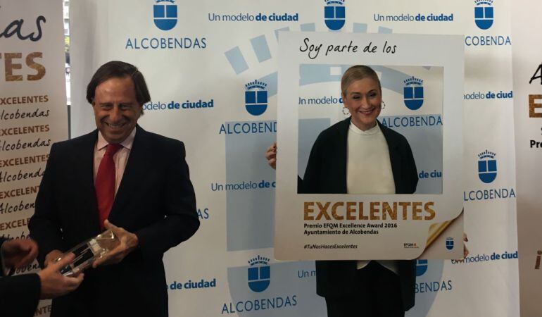 Cristina Cifuentes, presidenta de la Comunidad de Madrid e Ignacio García de Vinuesa, alcalde de Alcobendas