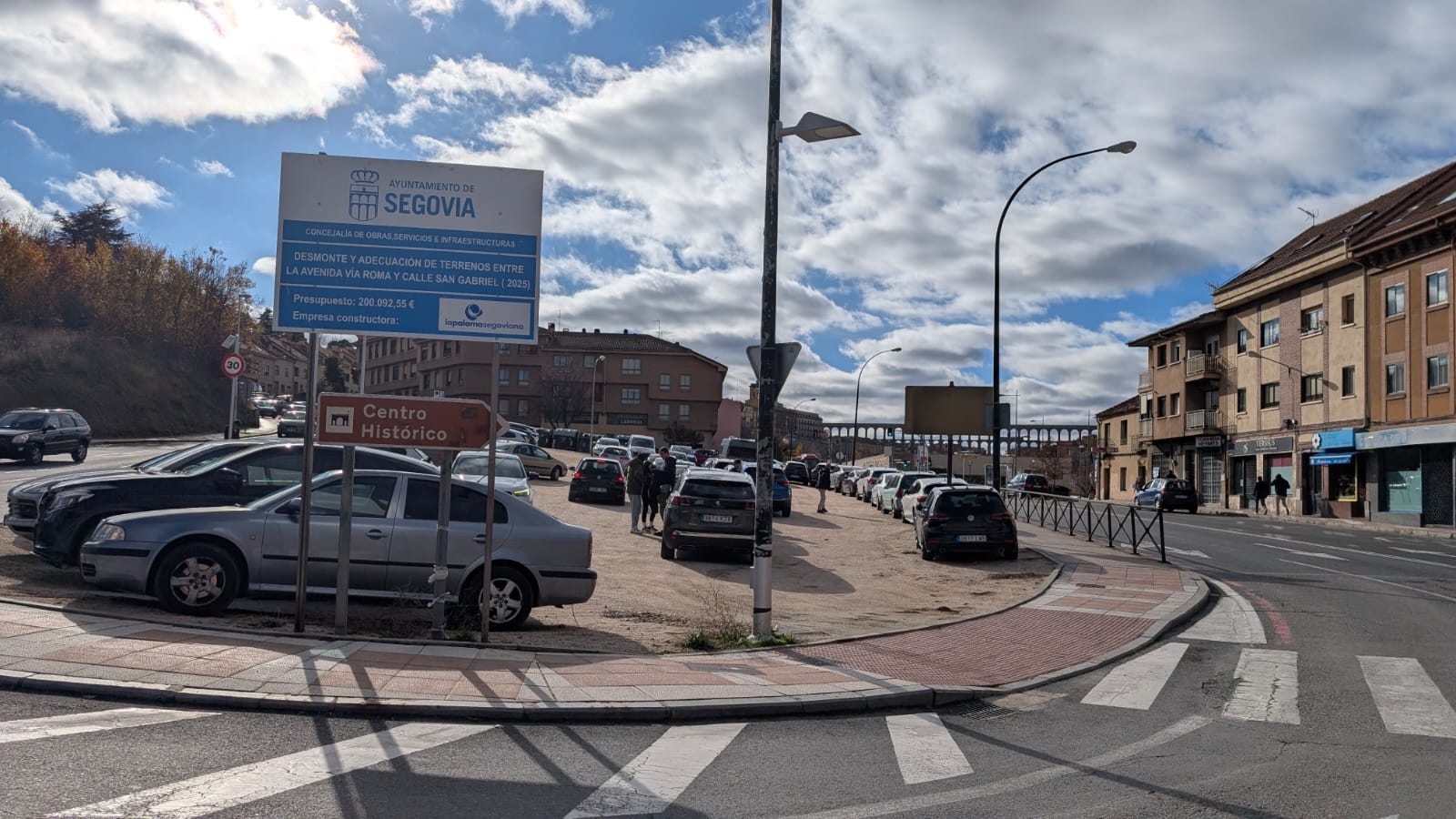 La Policía Local tuvo que denunciar a decenas de vehículos estacionados en este punto