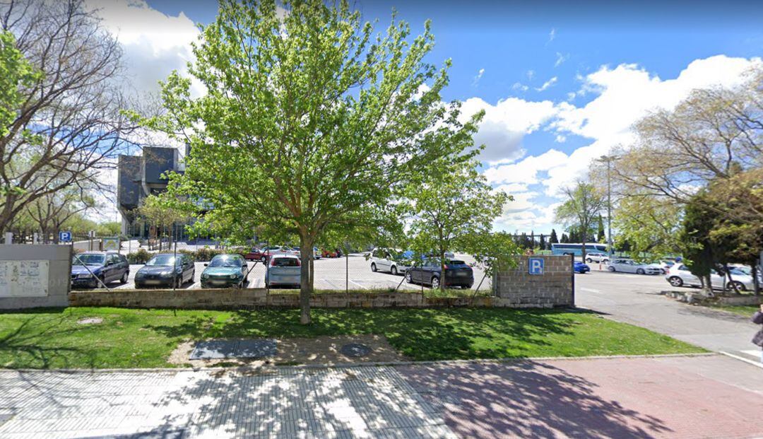 Entrada al pabellón Príncipes de Asturias, situado en el Parque Juan Carlos I de Pinto.