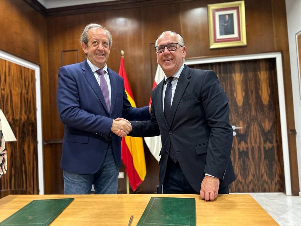 La Junta y el Ayuntamiento de Andújar firman un protocolo para actualizar el Plan de Emergencias Municipal