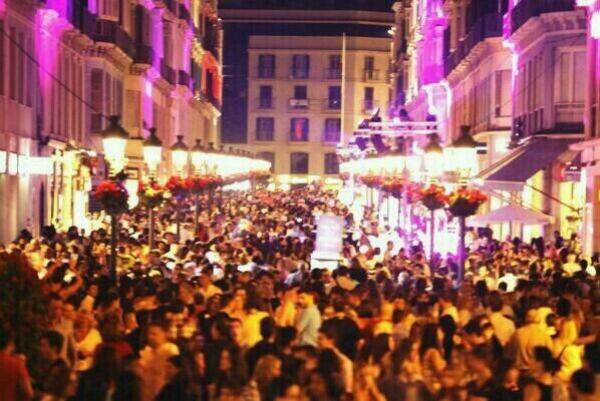 Aspecto de calle Larios este sábado durante la Noche en Blanco