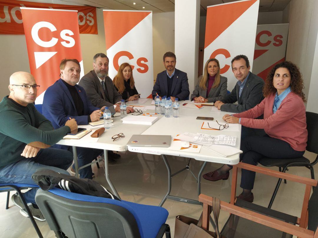 El grup parlamentari de Ciudadanos vol conèixer millor els problemes que afecten Menorca.