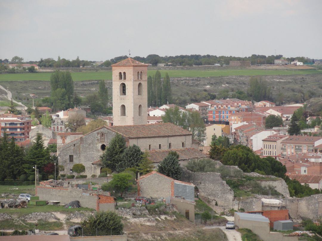 Vista general de la iglesia de la Cuesta de Cuéllar