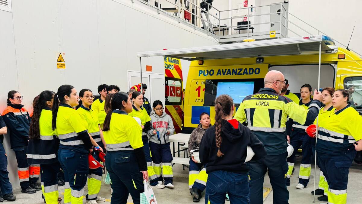Estudiantes de FP de Emergencias de Lorca participan en simulacros de catástrofes