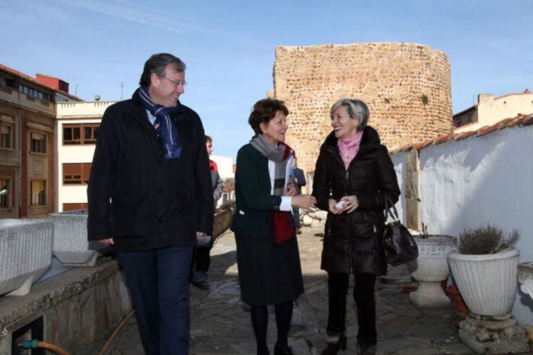 El alcalde y la concejala de Urbanismo durante una visita a las obras