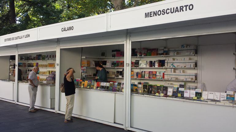 Puestos de la Feria del Libro 2015