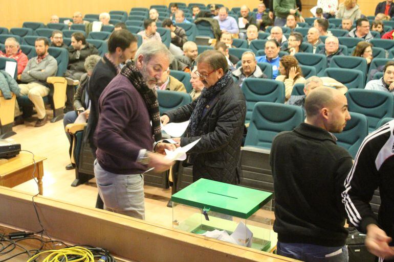 Reunión de la última asamblea de socios del Xerez DFC