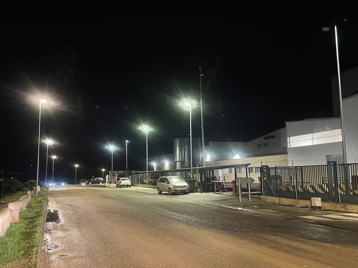 El Ayuntamiento de Mequinenza sustituye y amplia las luminarias del Polígono Industrial “Riols”