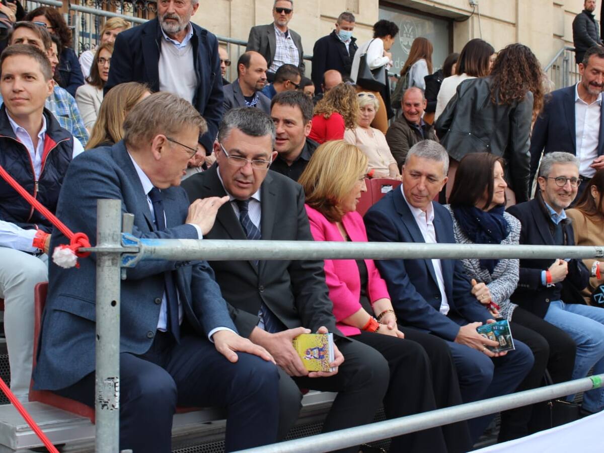 Una ministra, los presidentes del Consell y Les Corts y once consellers han anunciado su presencia a las fiestas de Alcoy