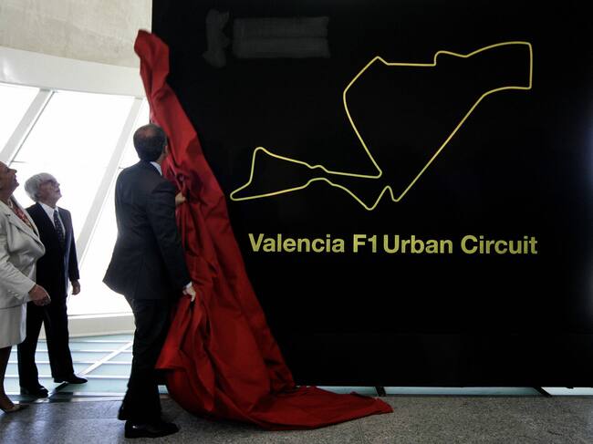 Francisco Camps, Rita Barberá y el patrón de la Fórmula 1 presentan el trazado del circuito urbano de Fórmula 1 de València el 10 de mayo de 2007