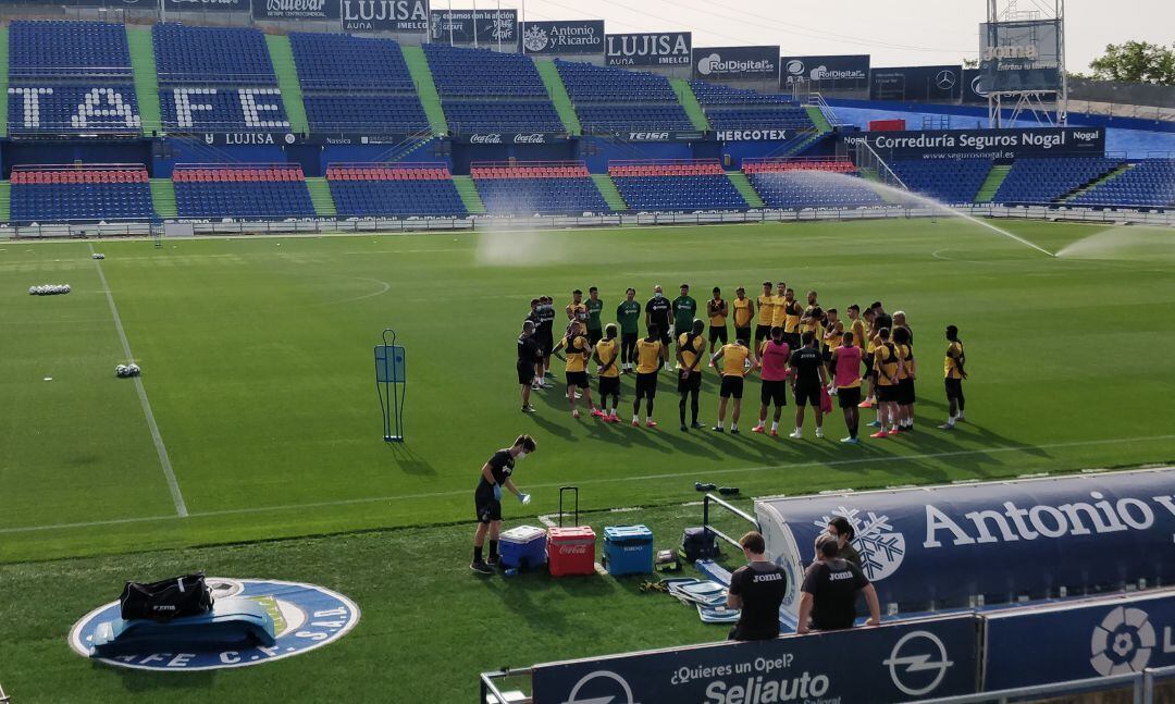 Los jugadores de Bordalás regresaban a su estadio en la última recta de la preparación para volver a competir