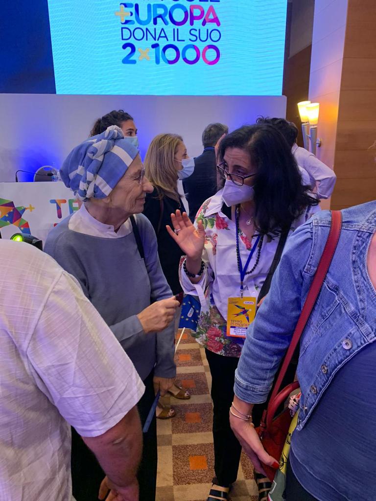 Emma Bonino y María Jesús de la Grana, durante el congreso del partido en Roma, en el verano de 2021