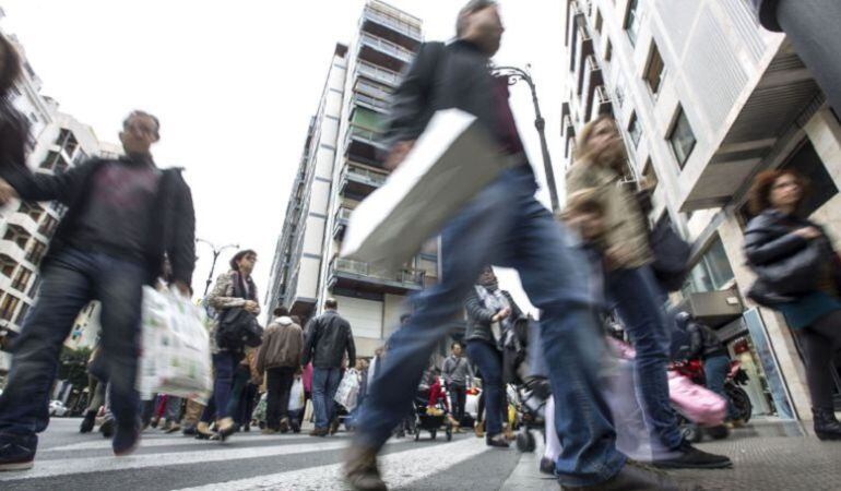 Paso de peatones ubicado en el centro de la ciudad de Valencia