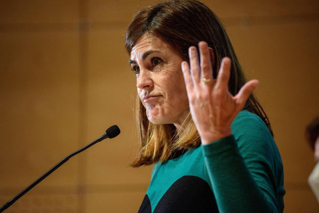 La candidata a lehendekari por Elkarrekin Podemos, Miren Gorrotxategi durante su valoración de los resultados electorales al parlamento vasco este domingo en Bilbao EFE.JAVIER ZORRILLA