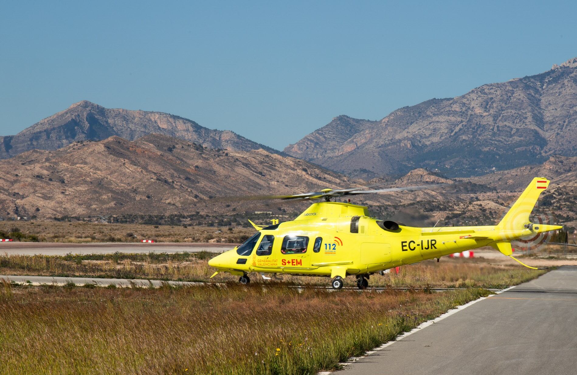 El helicóptero medicalizado de la Generalitat que se movilizó en la actuación que la Agencia Valenciana Antifraude investiga, en una imagen de archivo