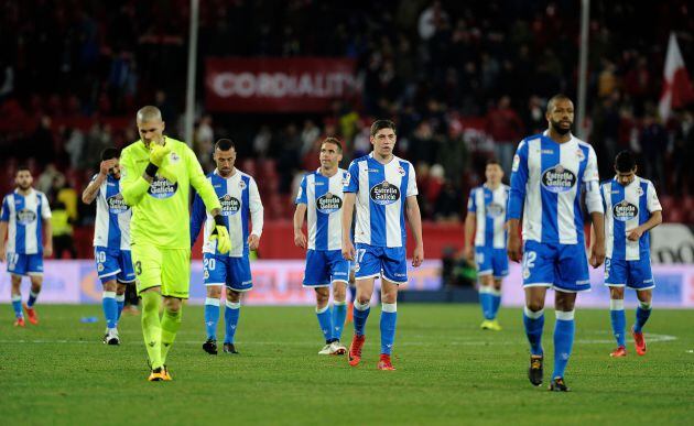 Rubén Martínez, con sus compañeros, durante un partido de la temporada actual