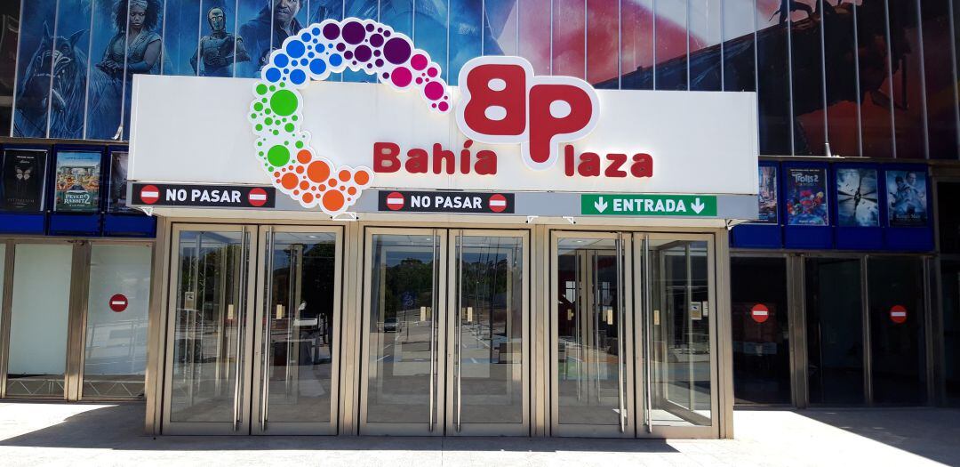 Centro Comercial Bahía Plaza.