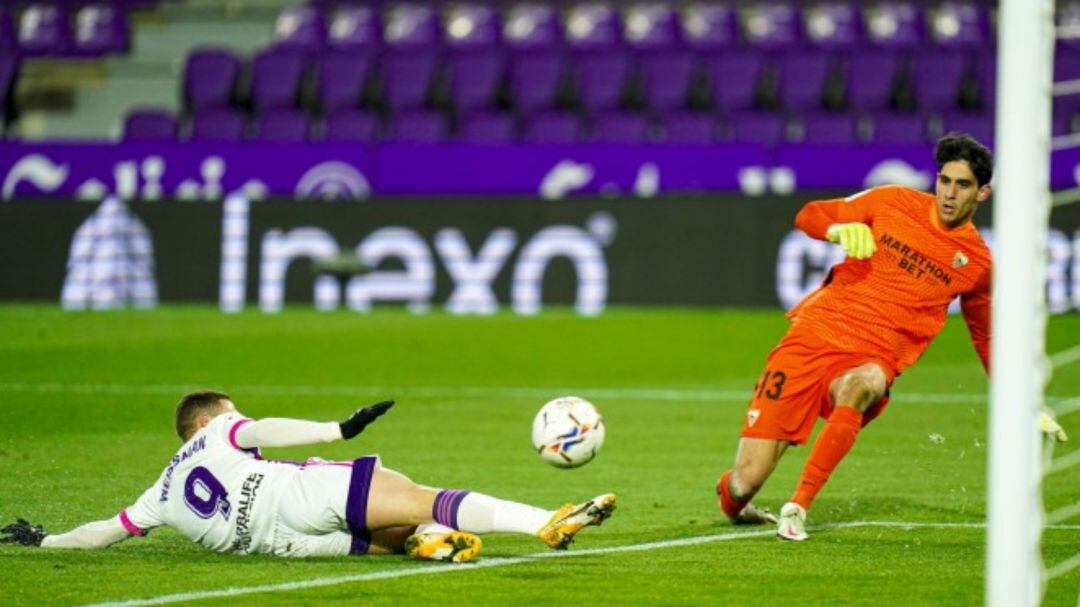 Ocasión para Weissman en el partido ante el Sevilla