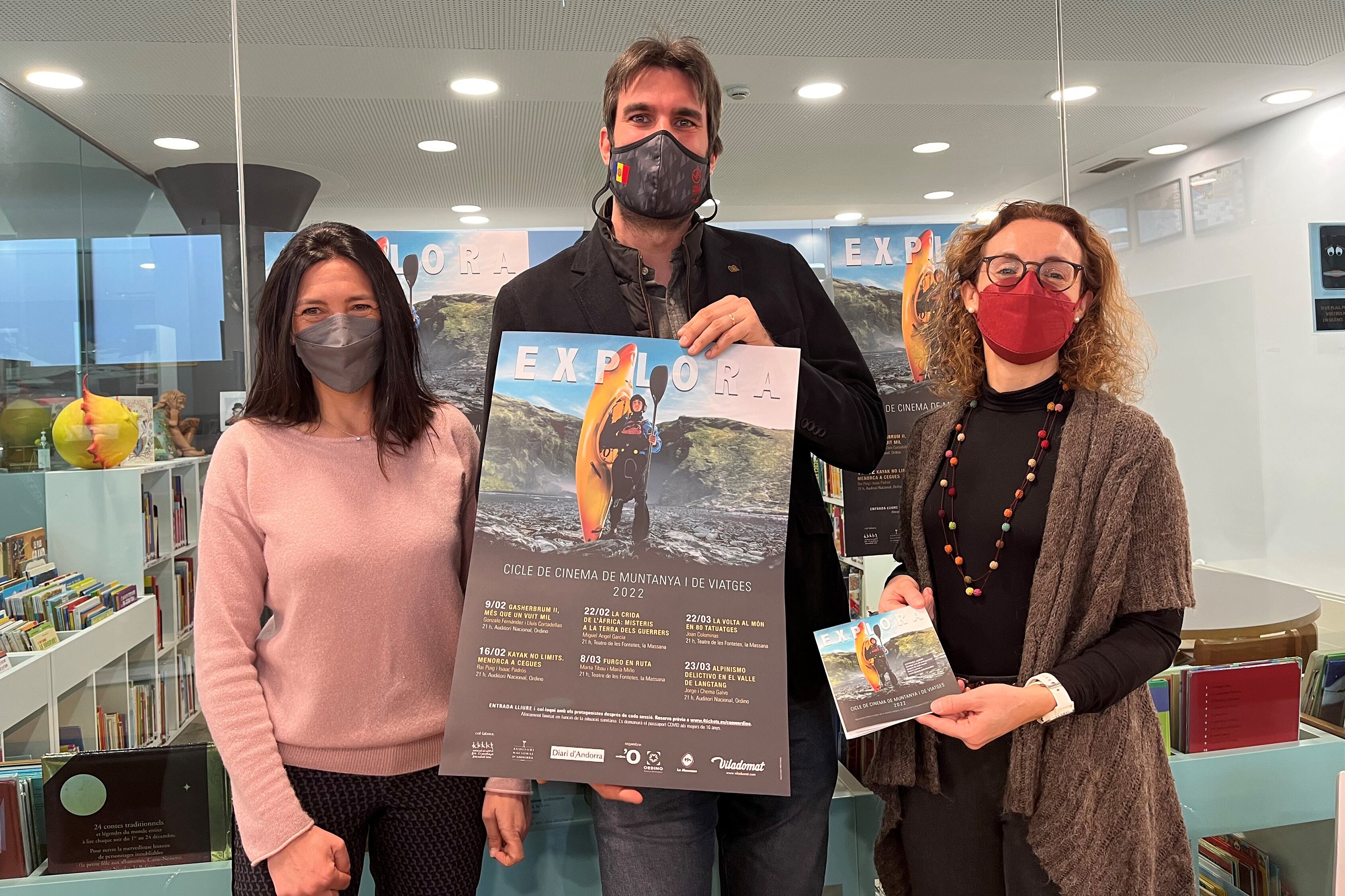 Un moment de la presentació del darrer Cicle de cinema de muntanya amb representants del comú d'Ordino i de la Massana.