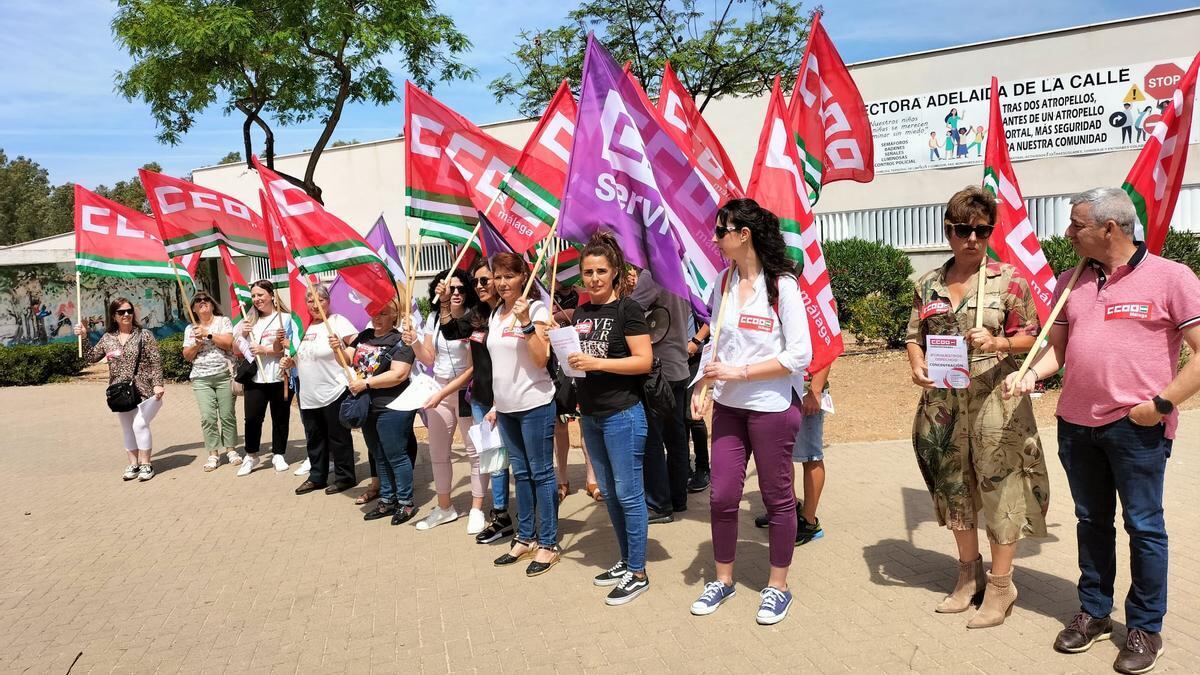 Protesta en la entrada del CEIP Rectora Adelaida de la Calle(Archivo)