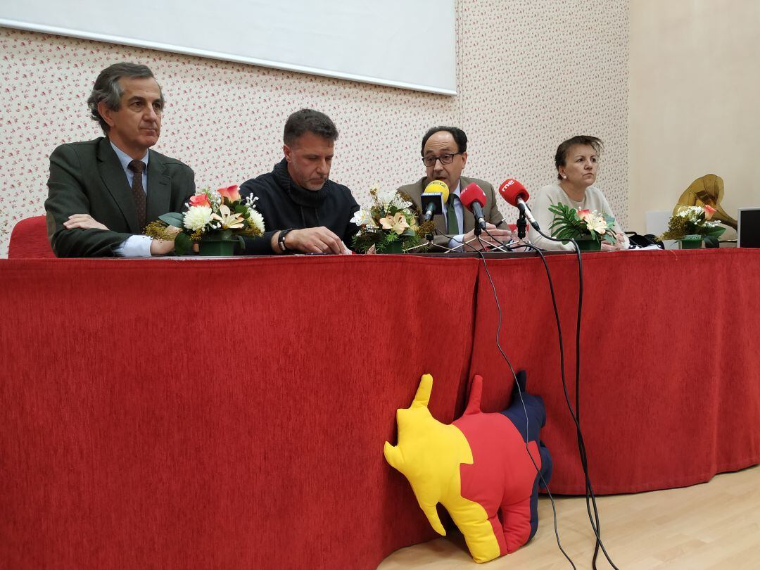 Alberto Caballero, Antonino Gómez, Manuel López y Carmen José