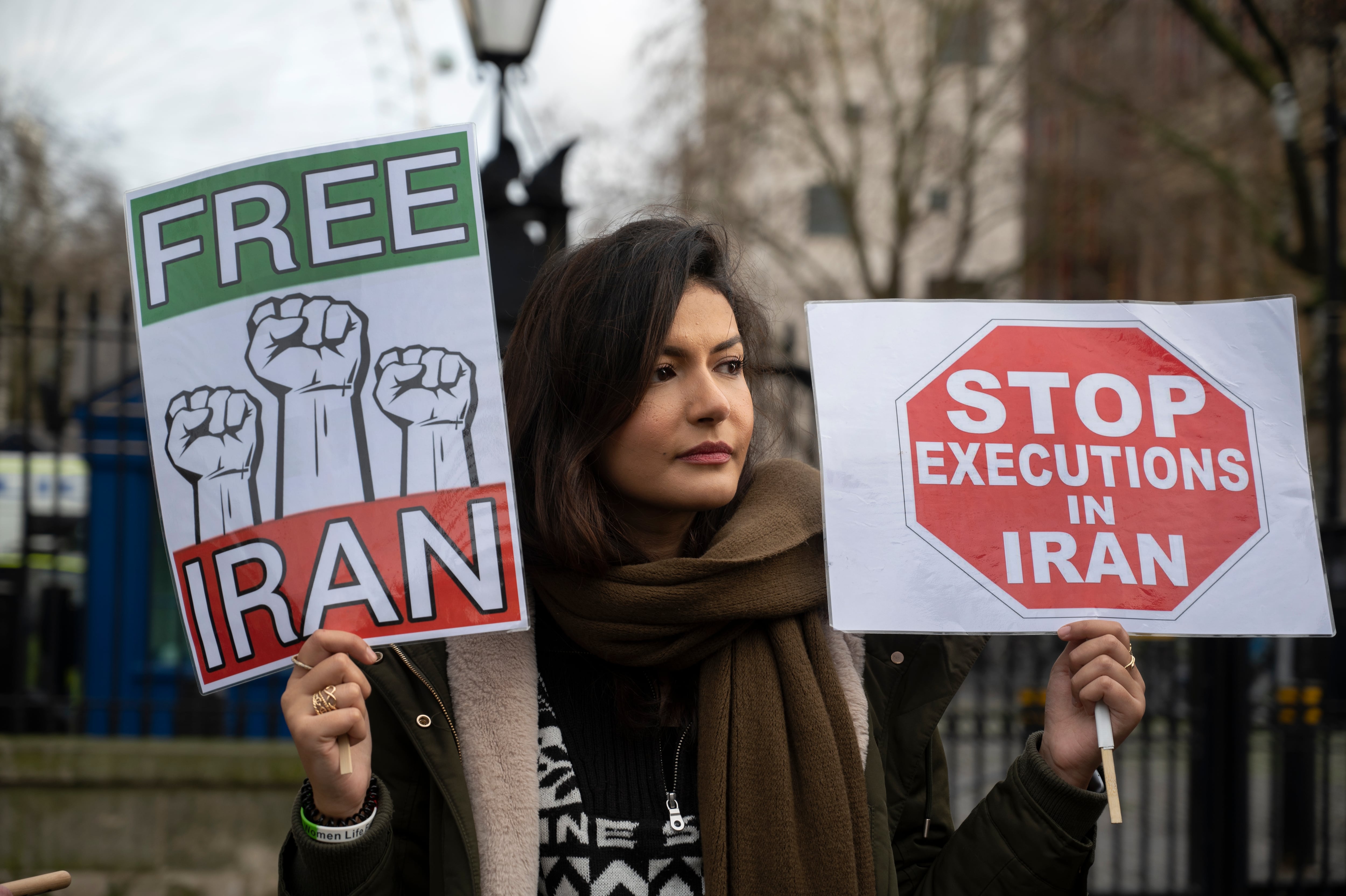 Protestas de mujeres iraníes en Londres contra la pena de muerte