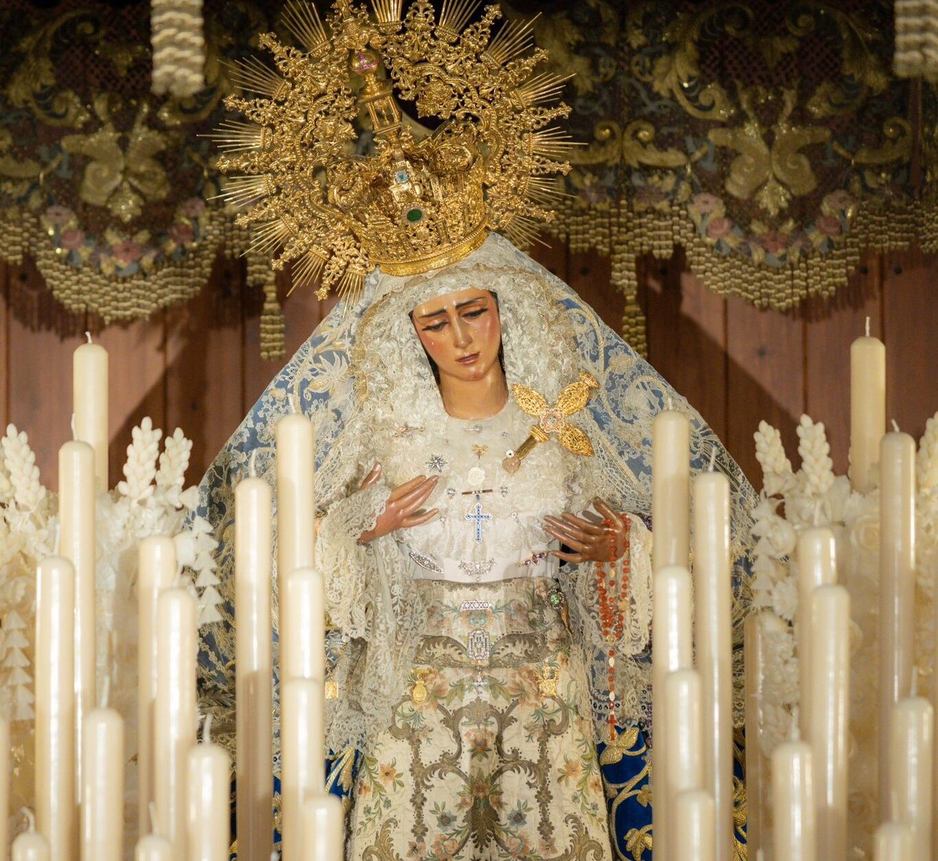 La Virgen de las Angustias de Los Gitanos en su paso de palio