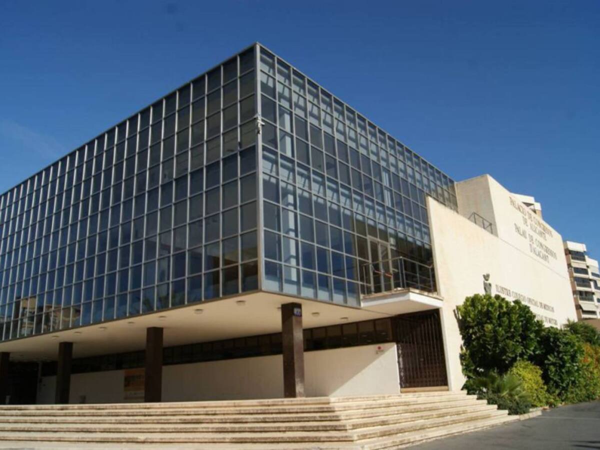 El Colegio de Médicos de Alicante canaliza la solidaridad de los facultativos alicantinos voluntarios