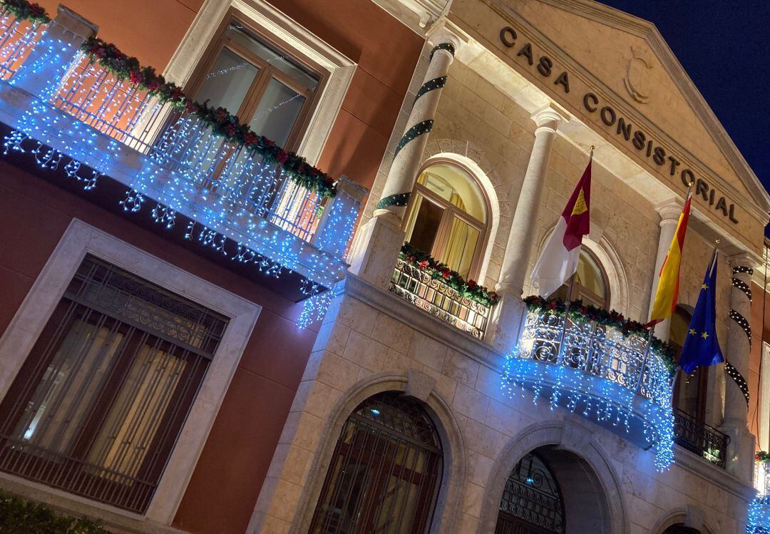 Foto de archivo de la fachada del Ayuntamiento de Valdepeñas (Ciudad Real)