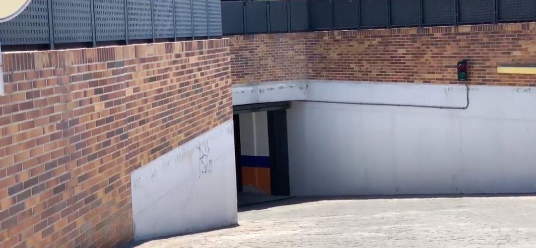 Exterior del garaje donde se produjo el incendio