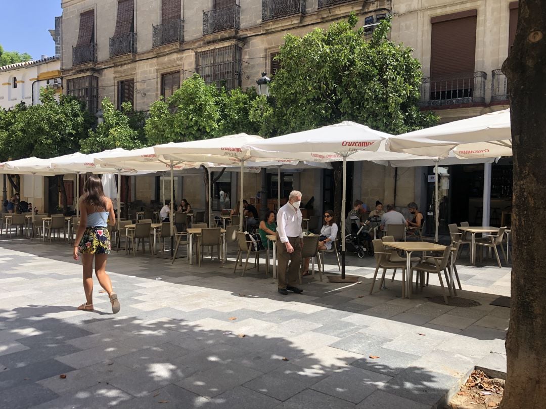 Terrazas de la calle Consistorio, en el centro de Jerez