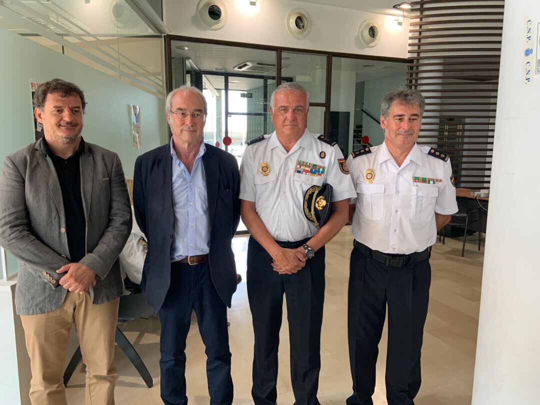 Morey, junto al director insular del Estado y los responsables policiales